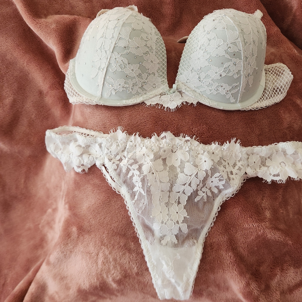 Victoria Secret Elegant Lace Lingerie Set in White